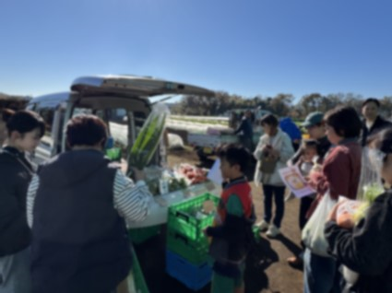 写真：野菜直売の様子（八王子市提供）